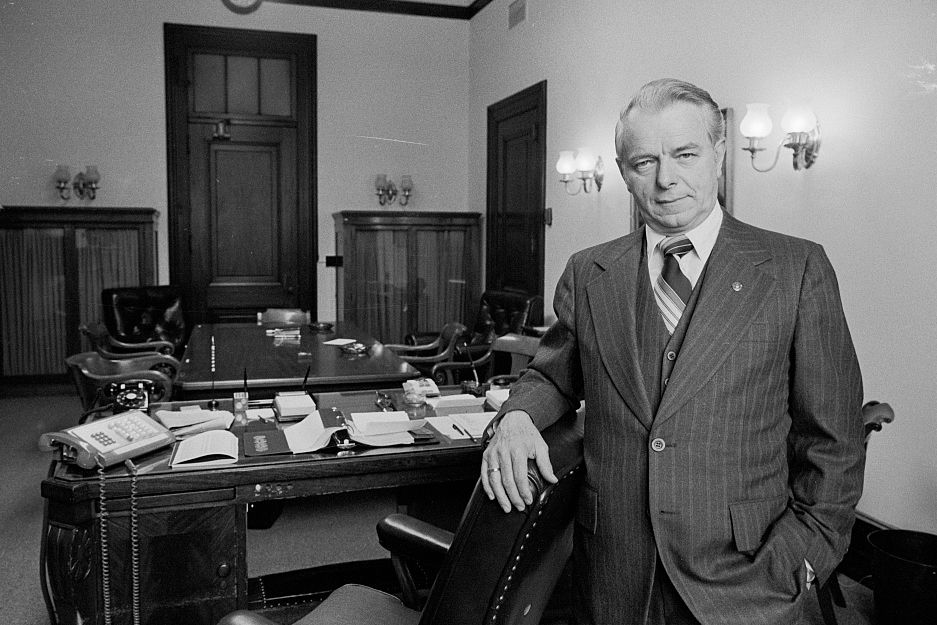 Sen. Robert Byrd stands next to his desk in 1977. Credit: Marion S. Trikosko/Library of Congress